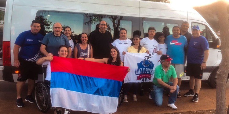 A ENCESTARLA. El equipo de Luz y Fuerza jugará hoy en Santa Rosa.