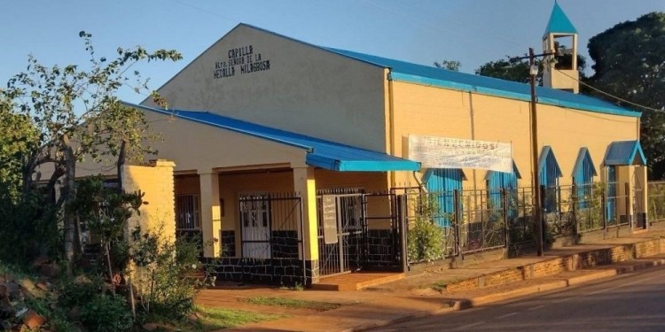 La capilla de la Medalla Milagrosa, en el Oeste posadeño