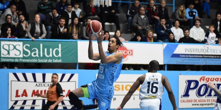 GRAN VICTORIA. El conjunto de la tierra colorada viene de lograr un valioso triunfo frente a Regatas de Corrientes. / Foto Prensa OTC