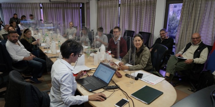 PLANIFICACIÓN. El equipo de trabajo fue preparando los detalles para la realización de los cuatro talleres.