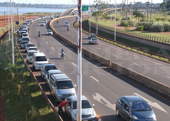 Presidente Abdo Benítez reiteró compromiso de intentar destrabar problemas en el puente