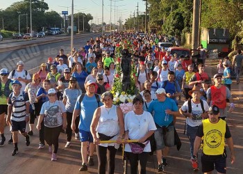 Cientos de peregrinos iniciaron su caminata hacia el Santuario de Loreto