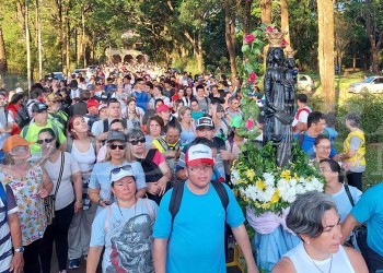 Cientos de peregrinos iniciaron su caminata hacia el Santuario de Loreto