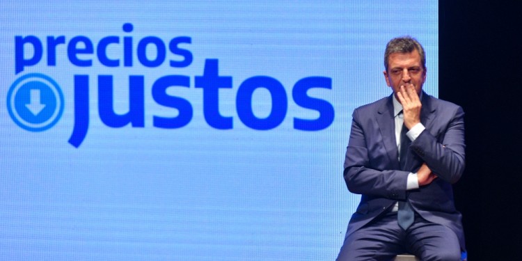 Precios Justos: El Ministro de Economía, Sergio Massa presentó este mediodía en el CCK el programa que tendrá una duración de cuatro meses y que abarcará a más de 1.500 productos elaborados por un centenar de empresas /FOTO: NA