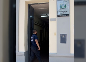 Llegó en libertad a juicio y lo condenaron a diez años de prisión por abusar de su hija