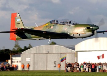 El Aero Club Posadas propone  una charla y demostración aérea