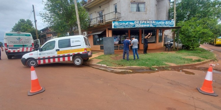 Un siniestro vial que ocurrió ayer tuvo como protagonista a un móvil de Salud Pública guiado por un hombre de 35 años, el cual colisionó contra un utilitario.