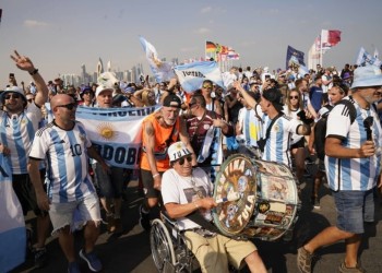 Argentina copó Qatar: impactante banderazo en la previa del debut mundialista