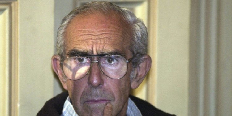 Télam, Buenos Aires, 05/01/2011
El odontólogo Ricardo Barreda, condenado a reclusión perpetua por asesinar a su esposa, su suegra y sus dos
hijas en 1992, fue beneficiado hoy con la libertad
condicional por la sala de feria de la Cámara de Apelaciones y Garantías de La Plata.
Foto: Carlos Cermele/Archivo Télam/cf