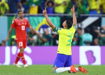 Los dos grandes favoritos ya están en octavos: pasó Brasil