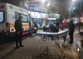 Una moto policial y un motodelivery chocaron en el centro posadeño