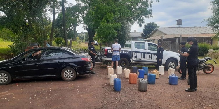 BIDONES Y TRANSPORTE. El primero de los operativos fue en Ruiz de Montoya.