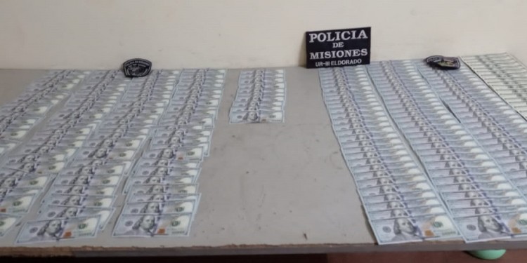 DÓLARES. Fueron hallados en el domicilio de la acusada y se cree que serían parte del millonario botín.