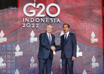 Alberto Fernández fue diagnosticado con gastritis erosiva pero continúa con su agenda