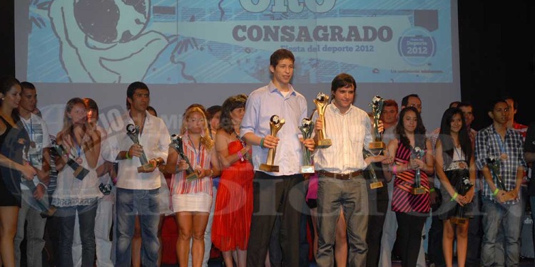 UNA DÉCADA. La edición 2012 tuvo como ganador del Oro Revelación a Junior Peralta y al futbolista Dardo Romero como vencedor del Oro Consagración.