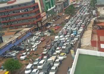 Caos en el puente Posadas-Encarnación: lo atribuyen a la falta de patrulla en la zona primaria