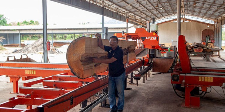 MENOS PERSONAL. Las empresas tienen stock sin vender y están disminuyendo la producción por falta de ventas.