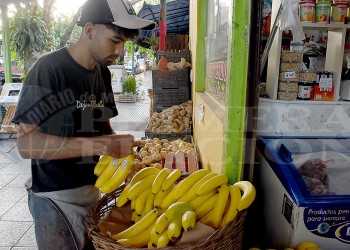 Los precios de la banana y el kiwi aumentaron más del 100%