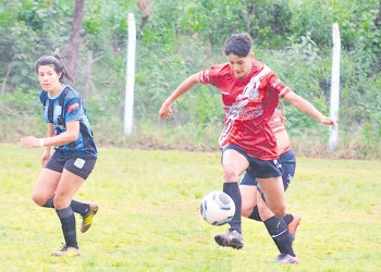 Fútbol Femenino: juegan en el Feversani y el Exa