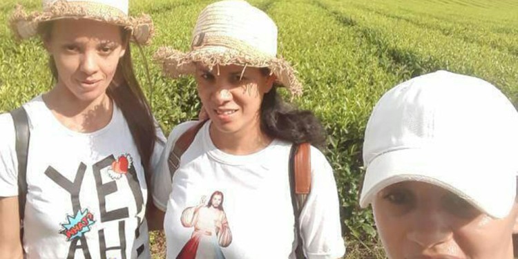 CLAMOR DE JUSTICIA. (De izquierda a derecha) Liliana, Gladis y Rafaela en tiempos felices.