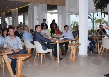 “Nos sentaremos en Plaza de Mayo hasta conseguir la zona aduanera”