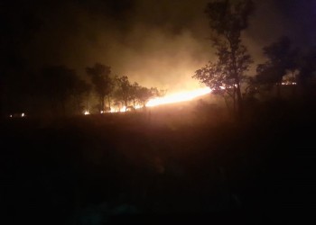 Bomberos sofocaron un incendio en cercanías al Parque Temático de la Cruz