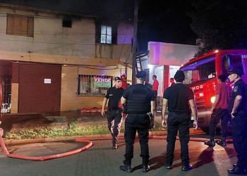 Las llamas consumieron parte de una vivienda en Posadas