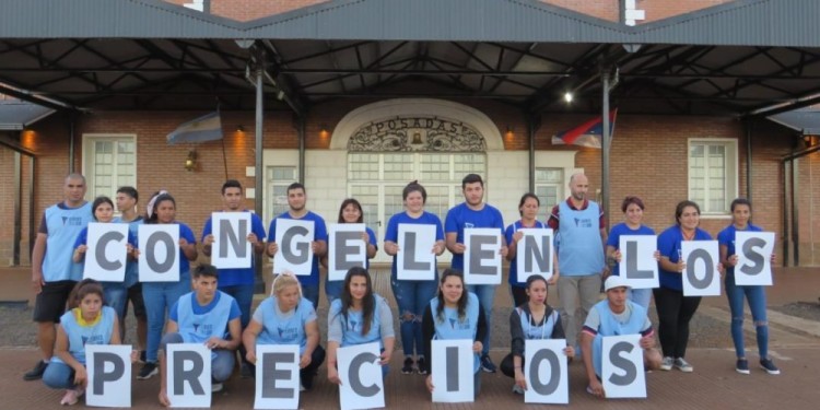 EN POSADAS. Hubo recolección de firmas al igual que en otros municipios de Misiones.