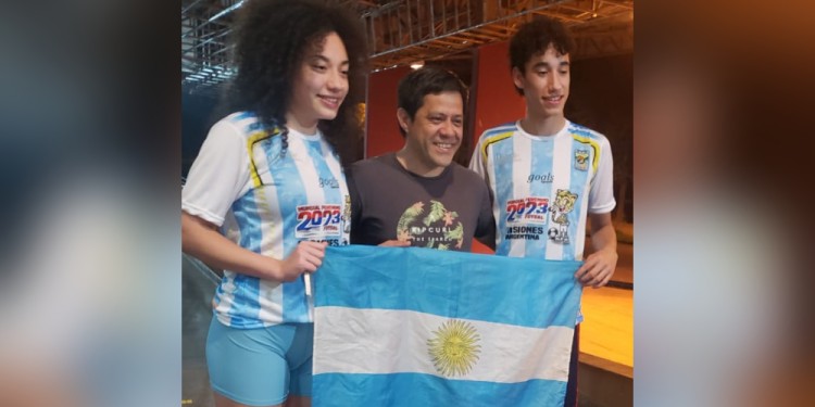 ORGULLO. Los representantes de la Federación Misionera, antes de partir.