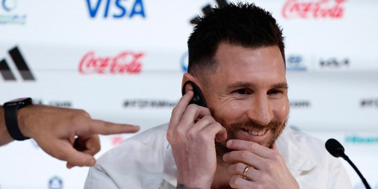 Lionel Messi, durante la conferencia de prensa de este lunes (Foto: NA)