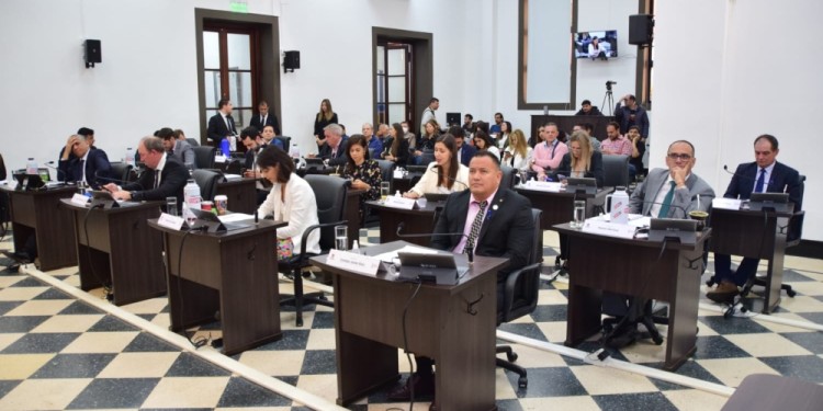 ACTIVIDAD LEGISLATIVA. En total 18 personas fueron elegidas para participar.