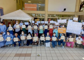 Trabajadores de salud reclaman pago pendiente de mil pesos al básico