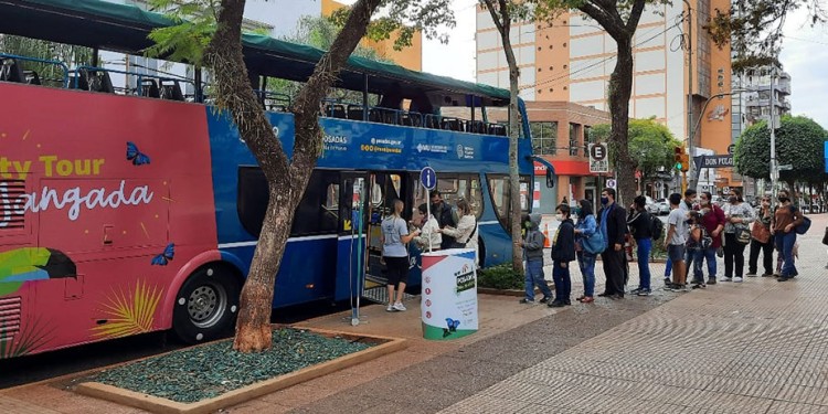 CITY TOUR “LA JANGADA”. Se trata de un viaje que invita a recorrer los puntos más emblemáticos e históricos que tiene Posadas.