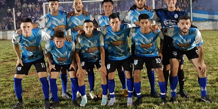 HAY EQUIPO. El plantel del Lobo se coronó ante el Verde de Garuhapé.