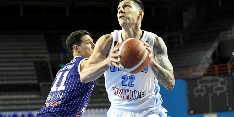 POR MÁS. El Celeste venció el domingo a Peñarol en Mar del Plata.