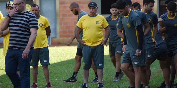 A PREPARARSE. Crucero volverá a ser el único representante misionero.