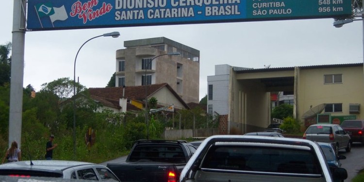 PASAPORTE SANITARIO. Los argentinos que intenten ingresar a Brasil deben tener las vacunas contra el COVID.