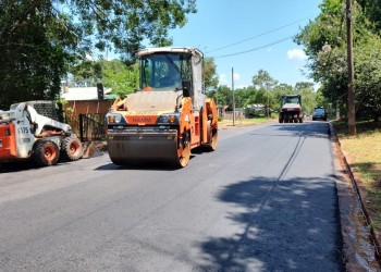 Pavimentan Pionero Arenhardt en Eldorado