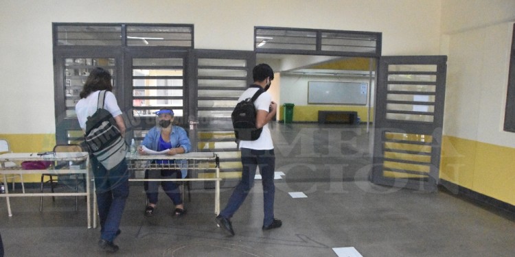 MUCHOS AUSENTES. En el nivel secundario, fue alto el nivel de inasistencias en el regreso a la presencialidad plena, donde algunos alumnos todavía tienen materias pendientes del 2020/2021 bajo el sistema de libreta abierta.