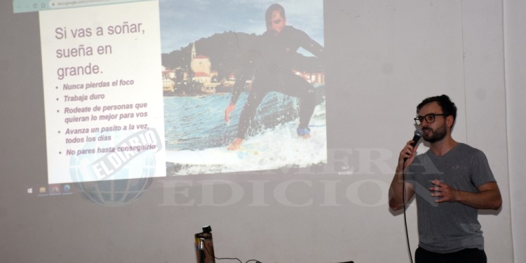 HÍBRIDO. El evento se vivió de forma presencial en el Multicultural y virtualmente vía streaming.