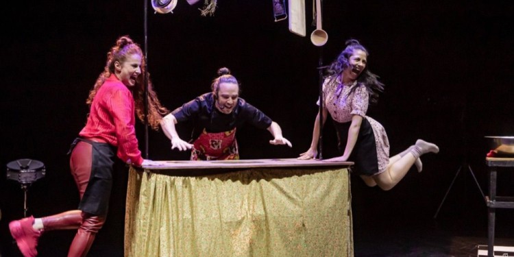 CON AROMA A CAFÉ. La compañía Gira Colectivo, llega desde Colombia para presentar la obra “Una receta cualquiera” que entrelaza: la música, la danza y el teatro. / Foto gentileza Héctor Collazos