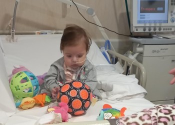 A un mes del trasplante de corazón, Emma se recupera favorablemente