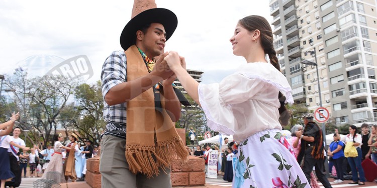 Así arrancó el 53º Festival Nacional de la Música del Litoral en Posadas