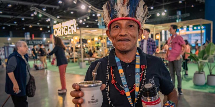 PARA TODOS LOS GUSTOS. Más de 130 stands se pudieron encontrar en La Rural, donde se pudo degustar y llevarse muestras gratis.