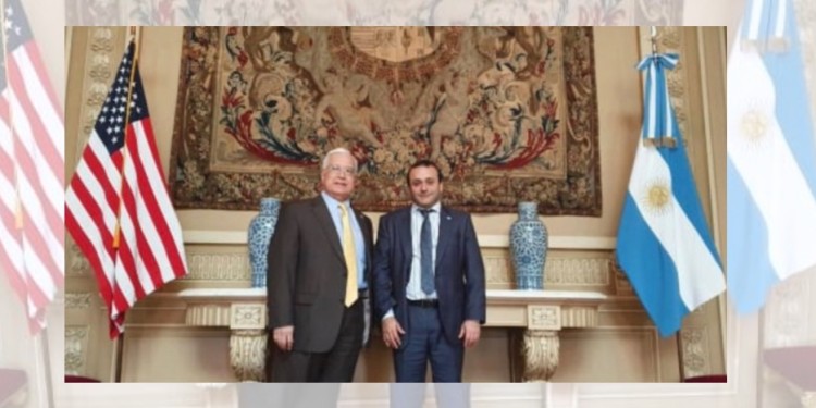 RELACIÓN BILATERAL. Stanley con Herrera en la embajada.