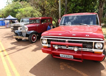 Grupo de obereños al rescate de autos clásicos