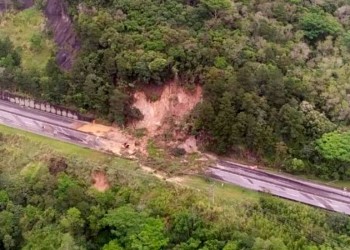 Por las lluvias en Santa Catarina se inundan ciudades como Camboriú y cortan la BR 101