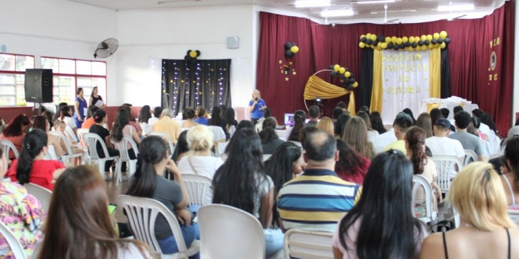 ACTO. Los flamantes egresados participaron en el acto de forma presencial y virtual.
