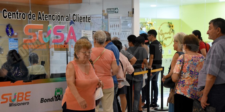 VULNERABLES. De forma sorpresiva, el 23 de diciembre de 2022 todos los beneficiarios fueron dados de baja del sistema y tuvieron que pagar boleto. ¿Qué pasará este año?