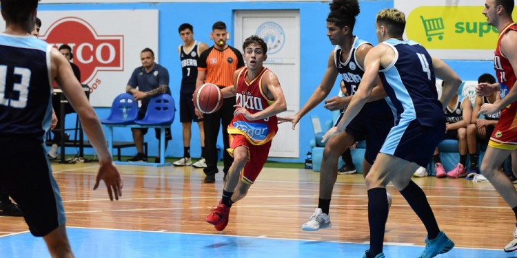 TODOS CONTENTOS. Tokio y el Celeste se quedaron con la corona de 2022.